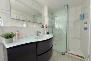 Re-styled Ensuite Shower- click for photo gallery